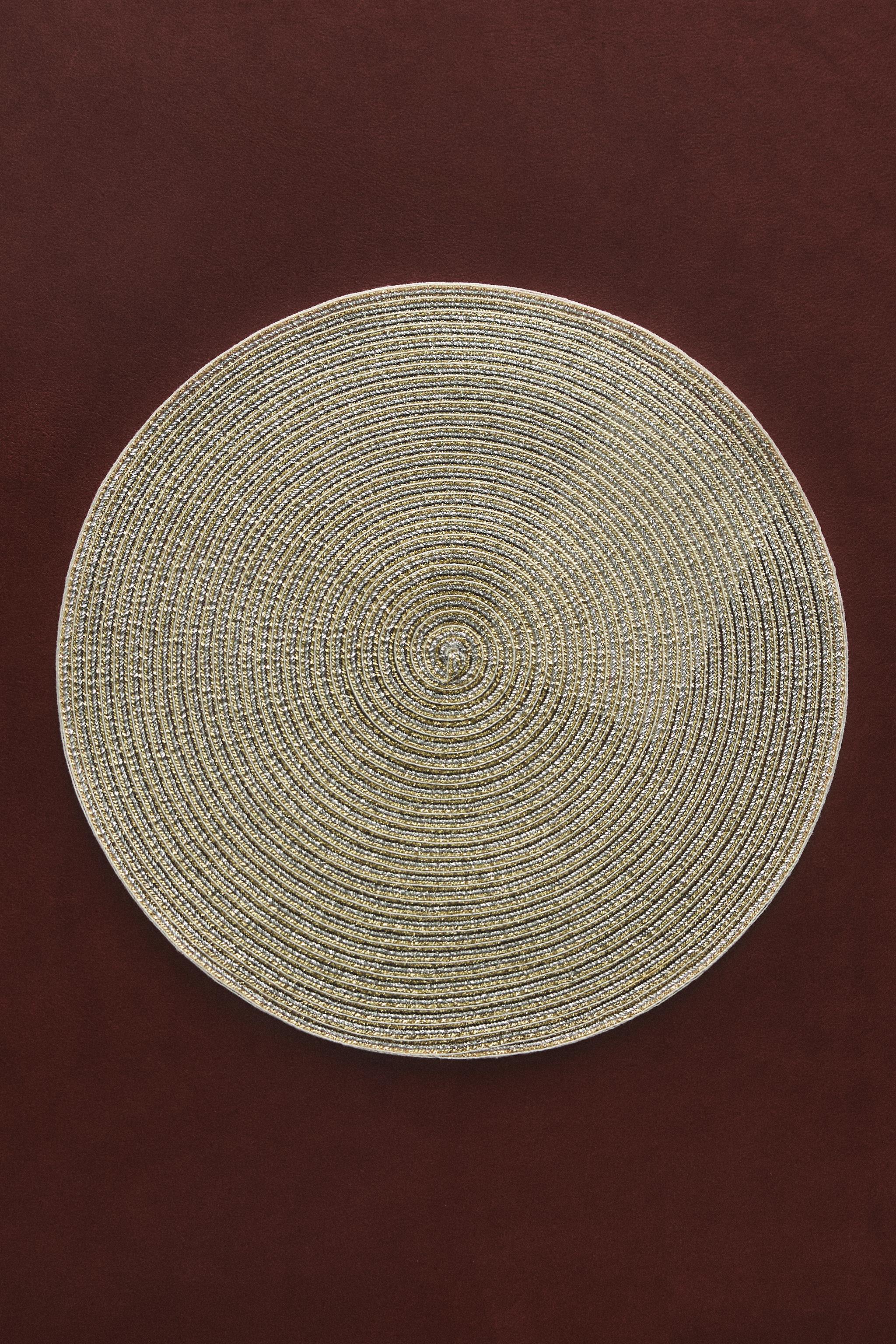 ROUND CHRISTMAS PLACEMAT (SET OF 2)